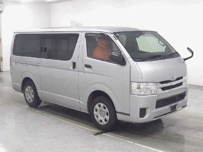 TOYOTA REGIUS VAN