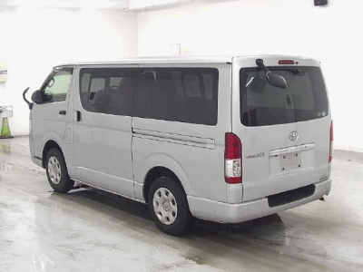 TOYOTA REGIUS VAN