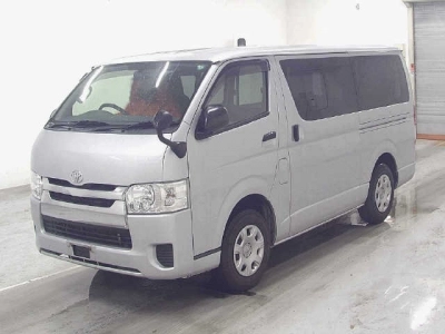 TOYOTA REGIUS VAN