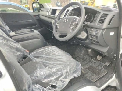 TOYOTA HIACE WAGON