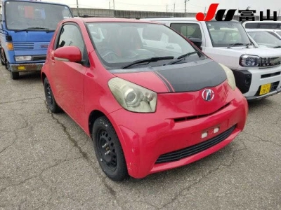 TOYOTA IQ