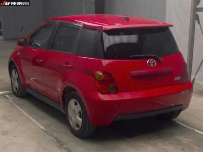 TOYOTA IST