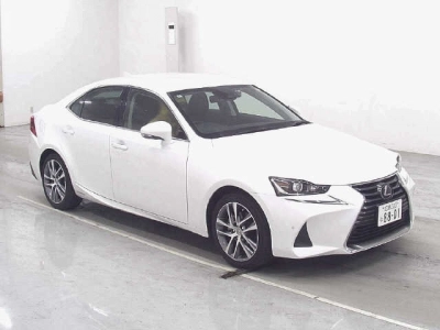 LEXUS IS