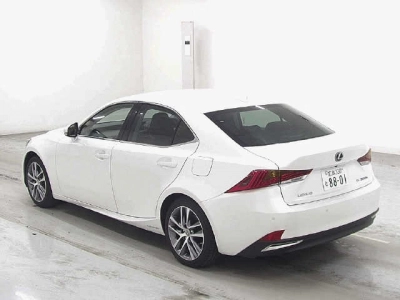 LEXUS IS