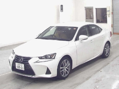 LEXUS IS