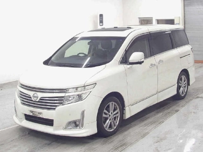 NISSAN ELGRAND