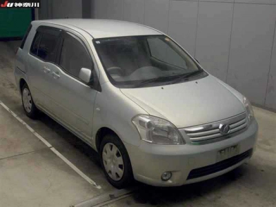TOYOTA RAUM