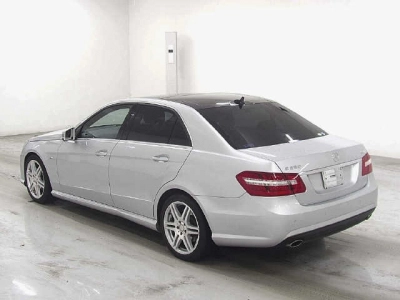 MERCEDES BENZ E CLASS