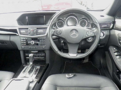 MERCEDES BENZ E CLASS