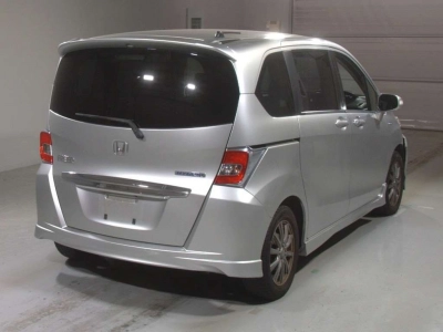 HONDA FREED HYBRID