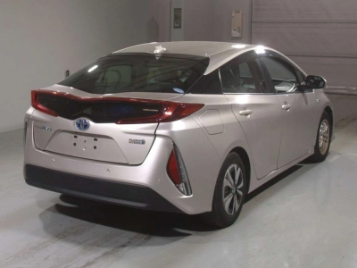TOYOTA PRIUS PHV