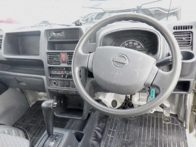 NISSAN NT100 CLIPPER