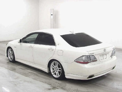 TOYOTA CROWN HYBRID