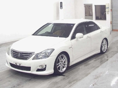 TOYOTA CROWN HYBRID