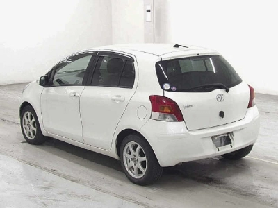TOYOTA VITZ