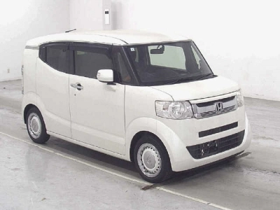 HONDA N-BOX SLASH