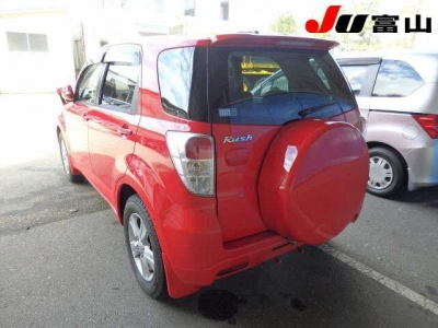 TOYOTA RUSH