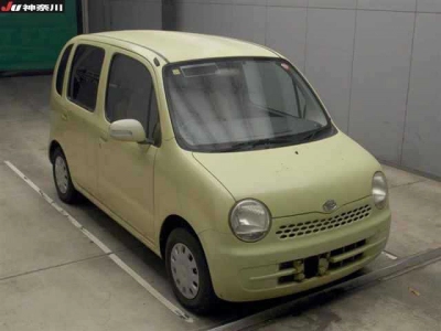 DAIHATSU MOVE LATTE