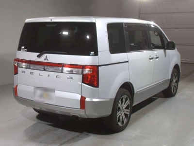 MITSUBISHI DELICA D:5