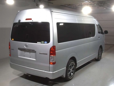 TOYOTA HIACE WAGON