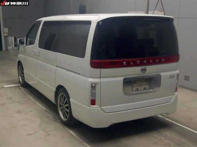 NISSAN ELGRAND