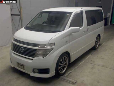 NISSAN ELGRAND
