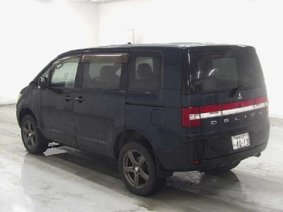 MITSUBISHI DELICA D:5