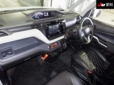 MITSUBISHI DELICA D:2