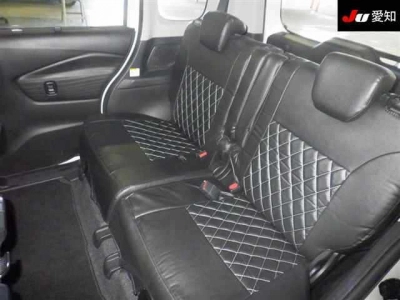 MITSUBISHI DELICA D:2