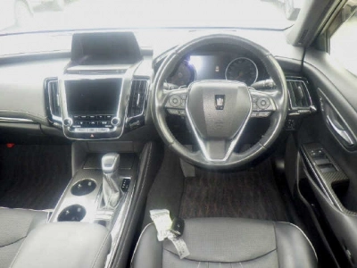 TOYOTA CROWN HYBRID