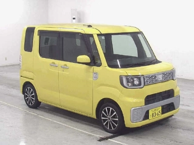 DAIHATSU WAKE