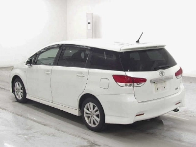 TOYOTA WISH
