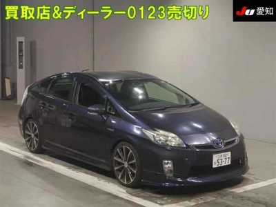 TOYOTA PRIUS