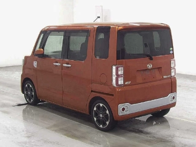 DAIHATSU WAKE