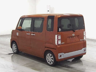 DAIHATSU WAKE