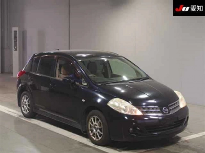 NISSAN TIIDA