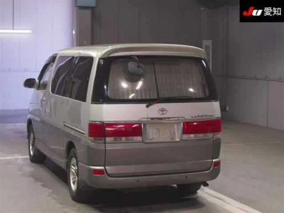 TOYOTA HIACE REGIUS