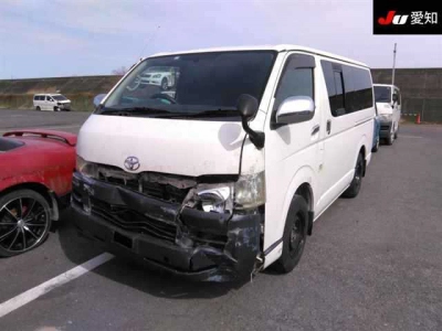 TOYOTA REGIUS VAN
