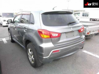 MITSUBISHI RVR