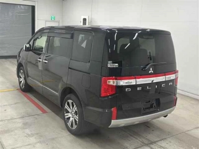 MITSUBISHI DELICA D:5