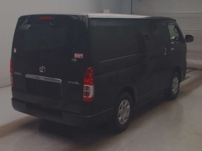 TOYOTA HIACE VAN
