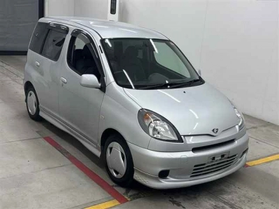 TOYOTA FUN CARGO