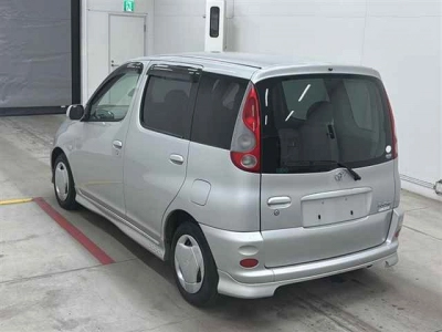 TOYOTA FUN CARGO