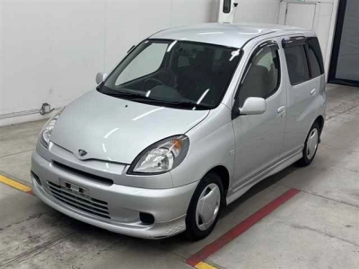 TOYOTA FUN CARGO