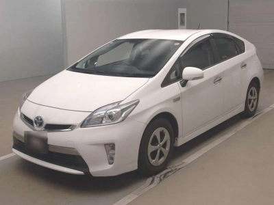 TOYOTA PRIUS PHV