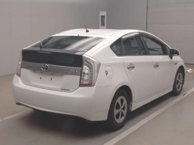 TOYOTA PRIUS PHV