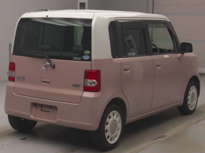 TOYOTA PIXIS SPACE