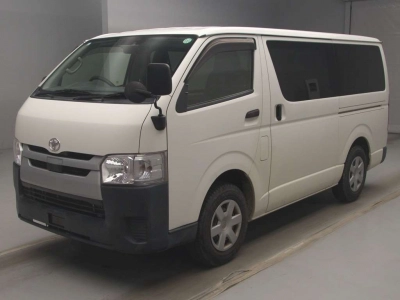 TOYOTA REGIUS VAN