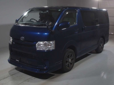 TOYOTA REGIUS VAN
