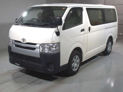 TOYOTA REGIUS VAN